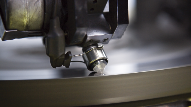 How Diamond Cutting Methods Enhance the Brilliance and Fire of Gemstones